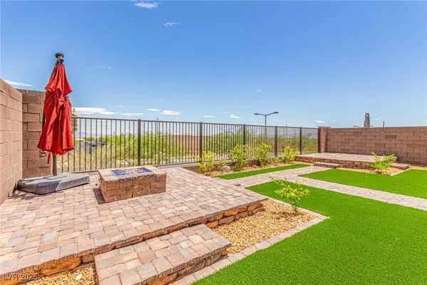 298 Nine Mile Creek DR, Las Vegas, NV 89138