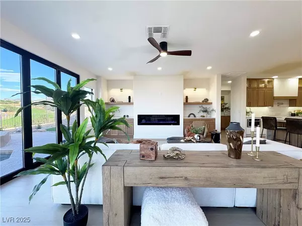 2784 Cherrydale Falls DR, Henderson, NV 89052