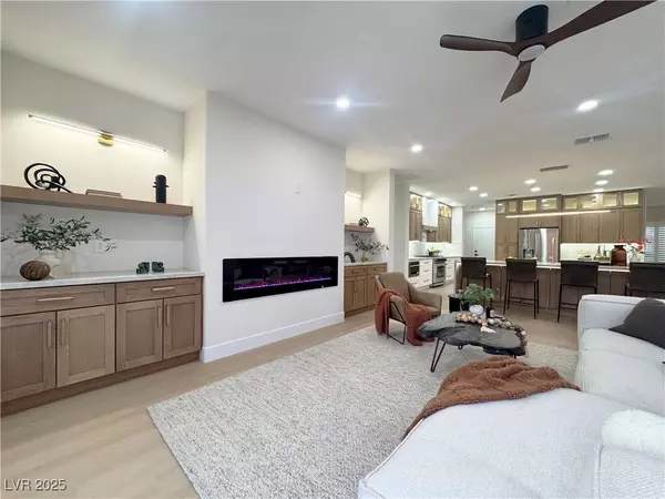 2784 Cherrydale Falls DR, Henderson, NV 89052