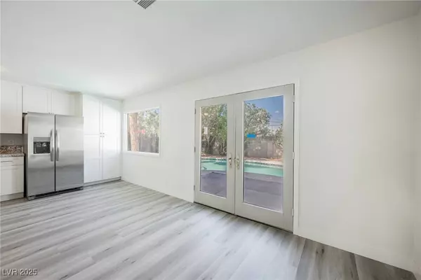 10 Yew AVE, Las Vegas, NV 89110