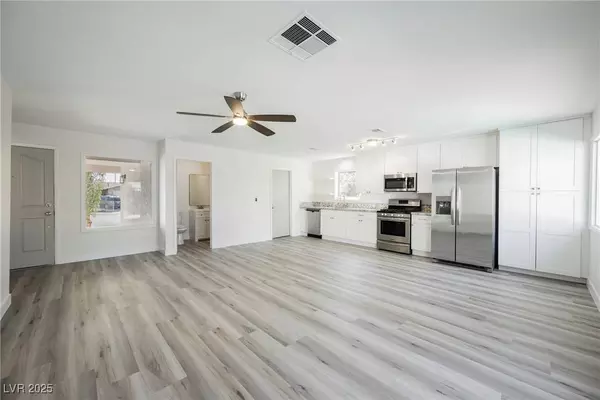 10 Yew AVE, Las Vegas, NV 89110