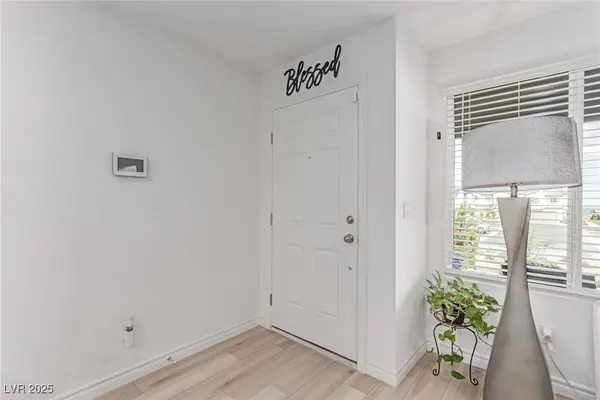 6150 Foxes Dale ST, Las Vegas, NV 89166