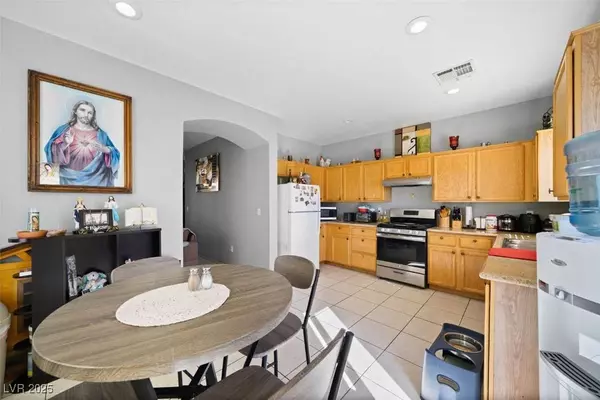 6537 Coronado Canyon AVE, Las Vegas, NV 89142