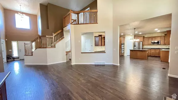 6438 S MCKINLEY LN, Taylorsville, UT 84129