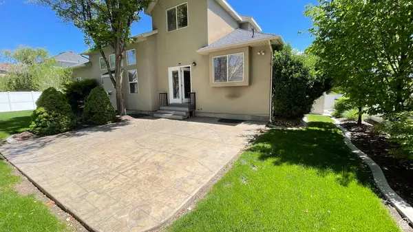 6438 S MCKINLEY LN, Taylorsville, UT 84129