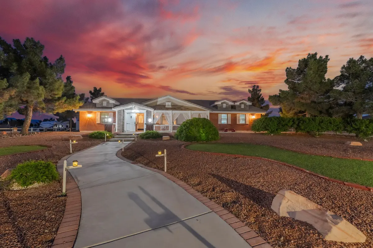 6931 Leon Ave, Las Vegas, NV 89131-2825