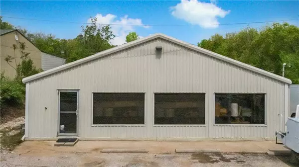 505 E Young AVE, Warrensburg, MO 64093