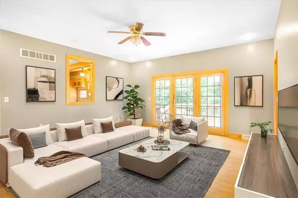 245 SW 400 RD, Warrensburg, MO 64093