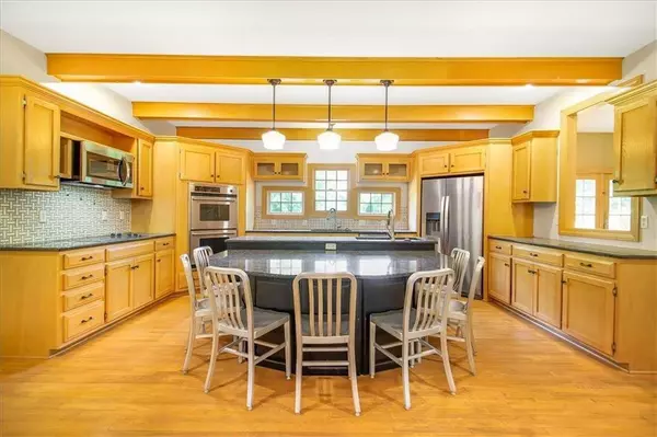 245 SW 400 RD, Warrensburg, MO 64093