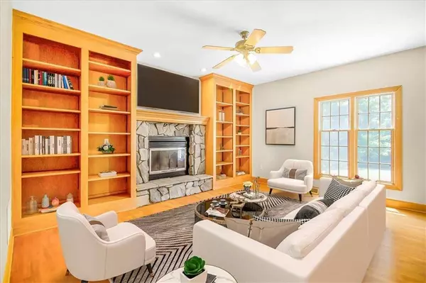 245 SW 400 RD, Warrensburg, MO 64093