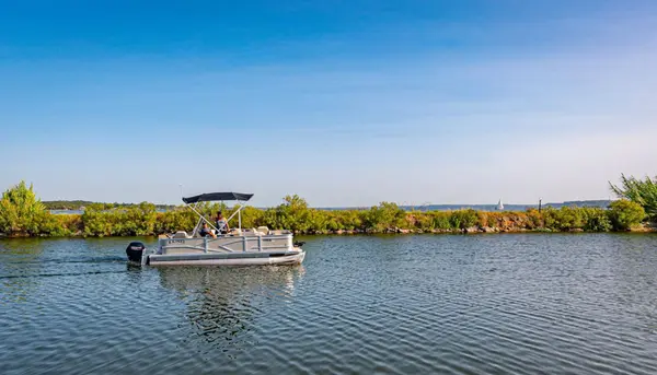 resizedlakeside-estate-water-front
