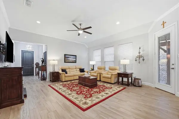 813 8th Street, Argyle, TX 76226