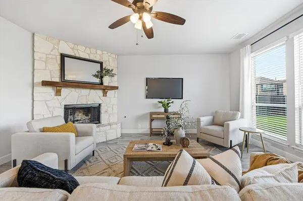 300 Ben Thomas Street, Burleson, TX 76028