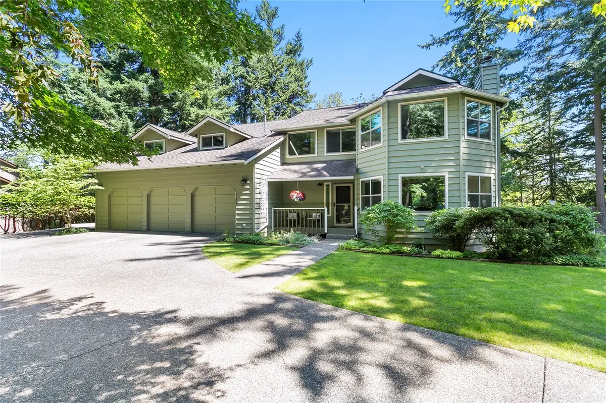 349 Viewcrest Rd, Bellingham, WA 98229-8975