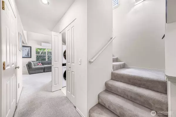 1701 Valhalla LN #D, Bellingham, WA 98226