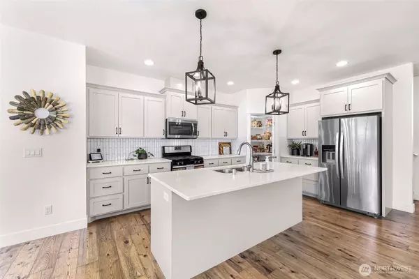 1950 Junegrass DR, Lynden, WA 98264