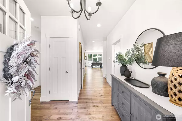 1950 Junegrass DR, Lynden, WA 98264