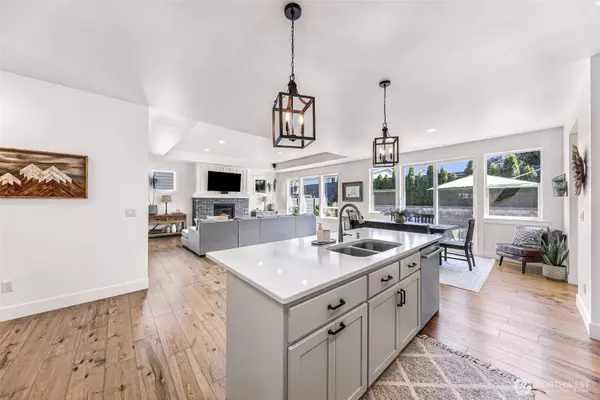 1950 Junegrass DR, Lynden, WA 98264