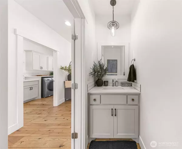 1950 Junegrass DR, Lynden, WA 98264