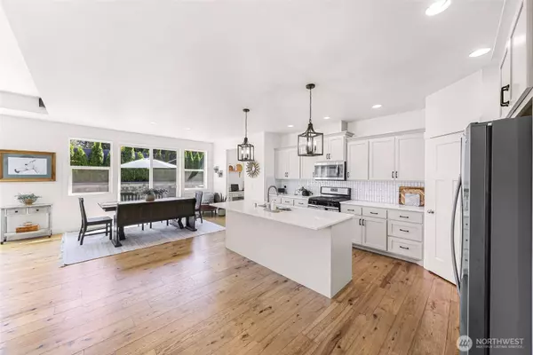 1950 Junegrass DR, Lynden, WA 98264