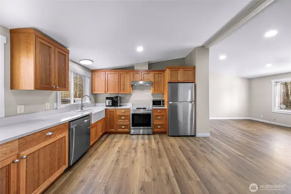 3027 Bayview DR, Bellingham, WA 98226