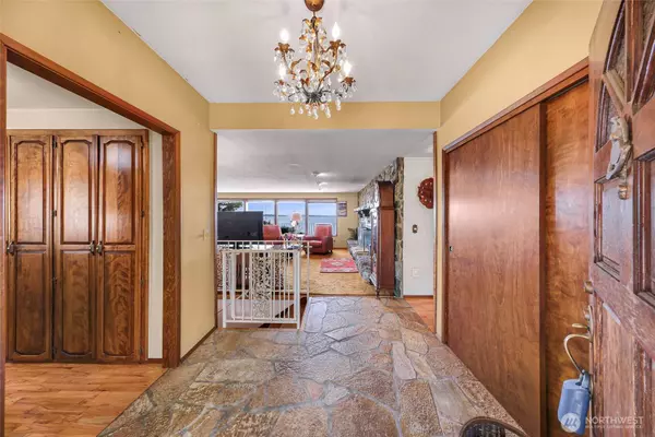 2824 N Nugent RD, Lummi Island, WA 98262