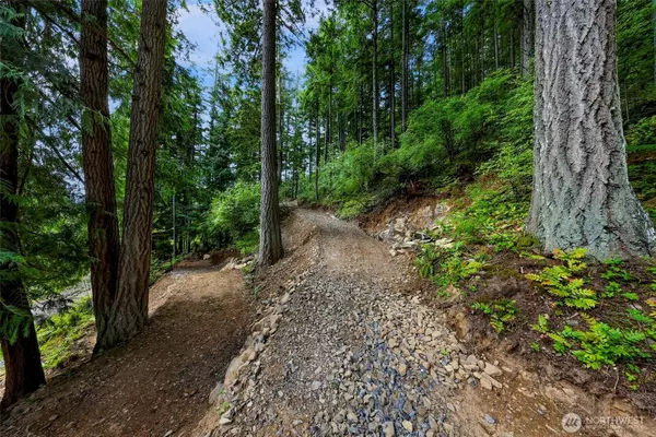 3071 Hales Passage DR, Lummi Island, WA 98262