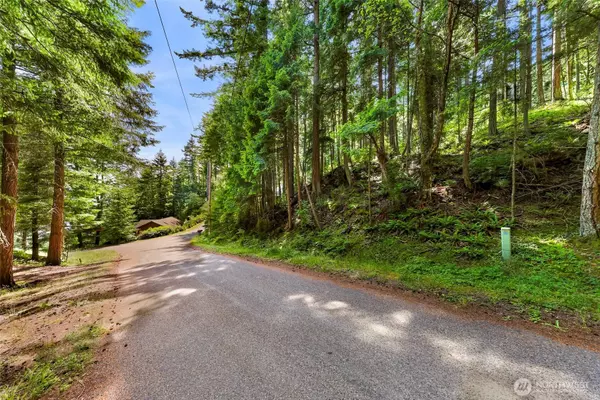 2940 Rosewood TER, Lummi Island, WA 98262