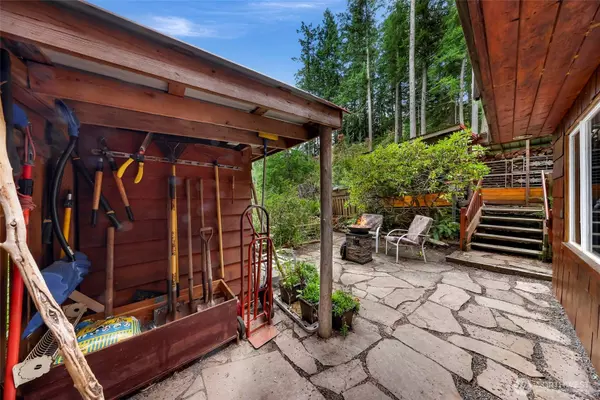 2965 Dogwood TER, Lummi Island, WA 98225