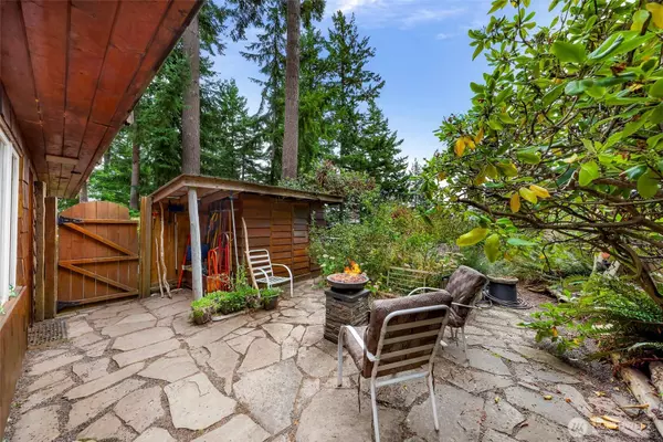 2965 Dogwood TER, Lummi Island, WA 98225