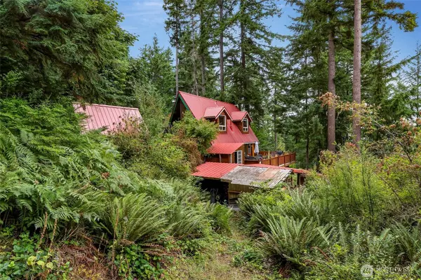 2965 Dogwood TER, Lummi Island, WA 98225
