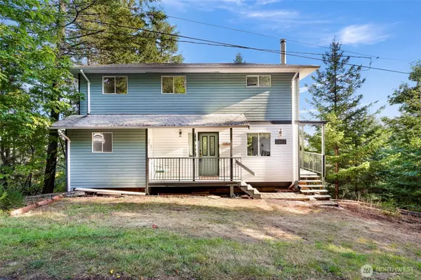 2944 Dogwood TER, Lummi Island, WA 98262