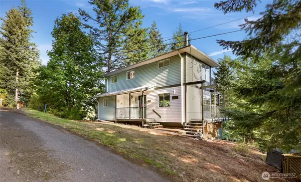 2944 Dogwood TER, Lummi Island, WA 98262