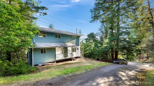 2944 Dogwood TER, Lummi Island, WA 98262