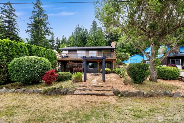 2536 Island View LN, Lummi Island, WA 98262