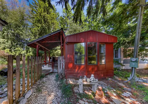 6288 Oak CT, Maple Falls, WA 98266