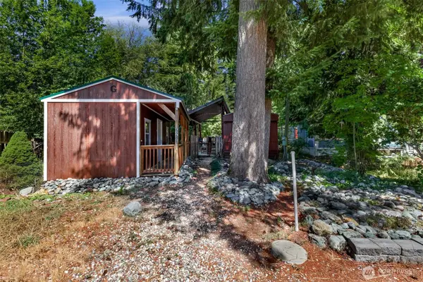 6288 Oak CT, Maple Falls, WA 98266