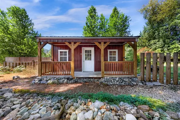 6288 Oak CT, Maple Falls, WA 98266