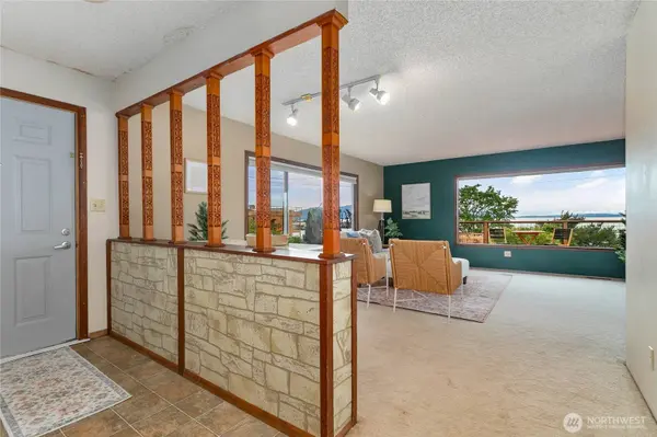 909 10th ST, Bellingham, WA 98225