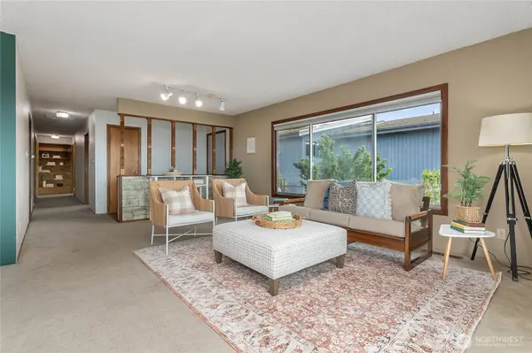 909 10th ST, Bellingham, WA 98225
