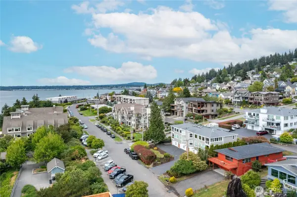909 10th ST, Bellingham, WA 98225