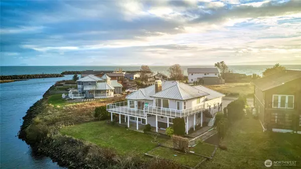 1648 Harbor Seal DR, Point Roberts, WA 98281