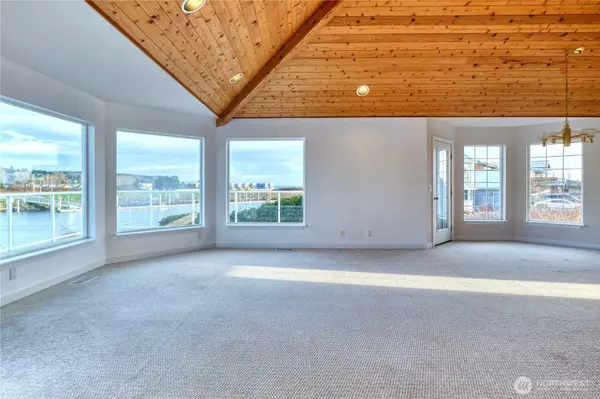 1648 Harbor Seal DR, Point Roberts, WA 98281