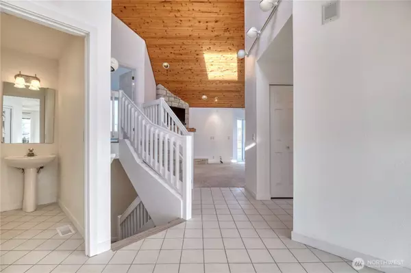 1648 Harbor Seal DR, Point Roberts, WA 98281