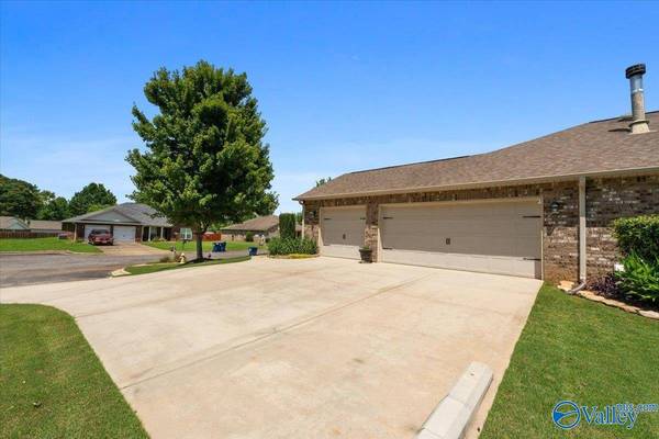 108 Silvermoon Lane, Huntsville, AL 35811