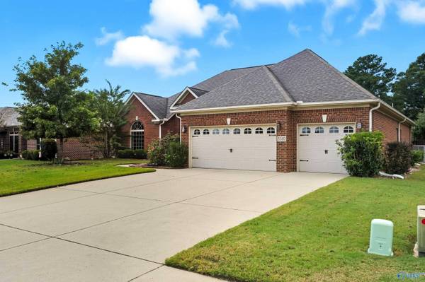 8510 Rolling Oaks Drive, Owens Cross Roads, AL 35763