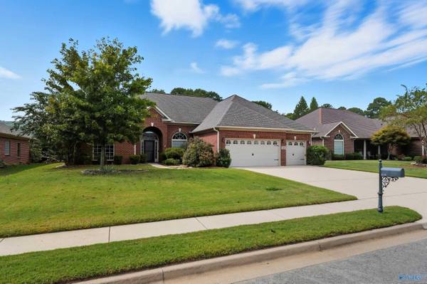 8510 Rolling Oaks Drive, Owens Cross Roads, AL 35763