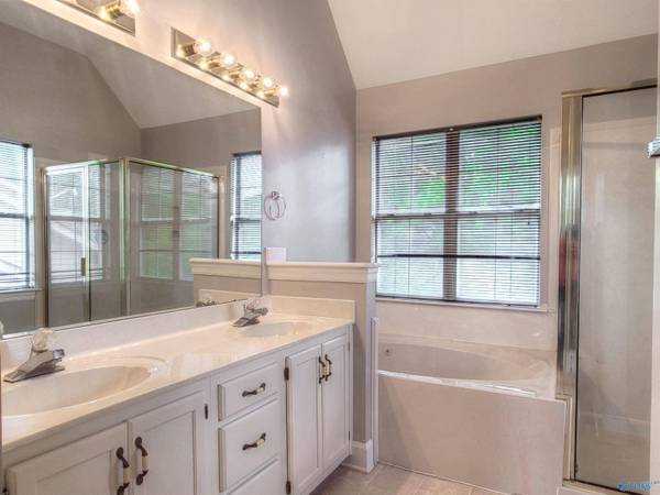 102 Spinnaker Ridge Drive, Huntsville, AL 35824