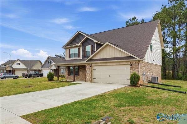 119 Wyatt Circle, Owens Cross Roads, AL 35763