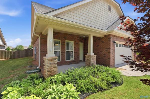 428 E Mossyleaf Drive SW, Huntsville, AL 35824